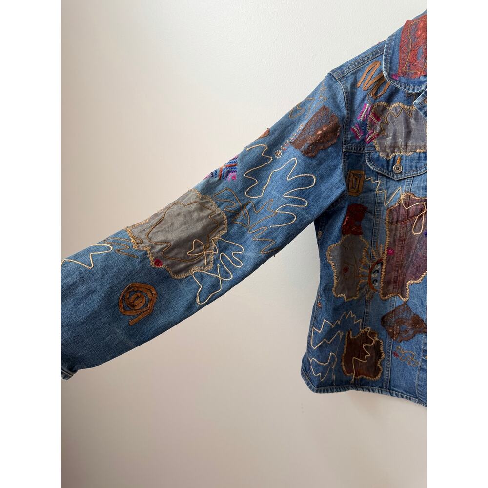 Chicos Vintage Patchwork Denim Trucker Jacket Artsy Unique Mixed Media Size 2 - Picture 7 of 11